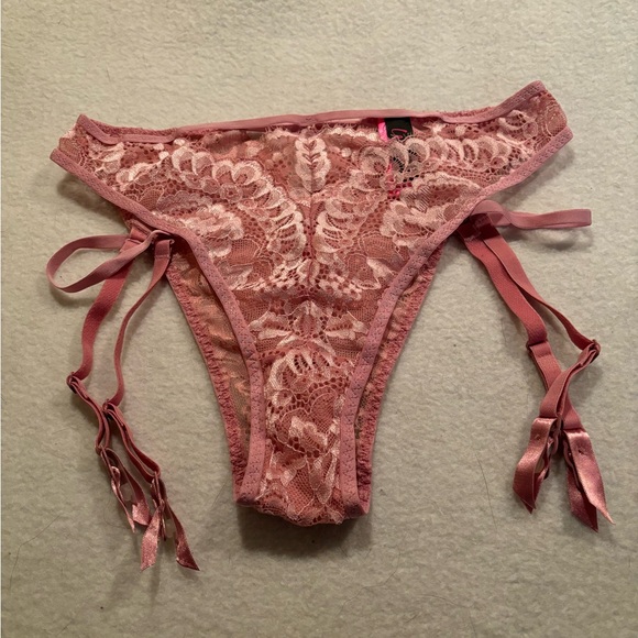 La Senza cheeky panty with garters attached, size small. - Picture 1 of 3